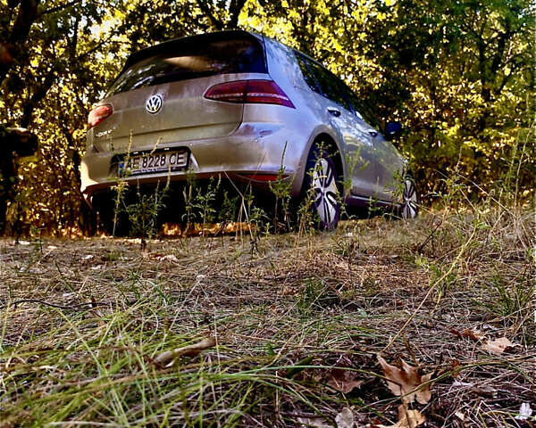 Сірий Фольксваген e-Golf, об'ємом двигуна 0 л та пробігом 121 тис. км за 10200 $, фото 13 на Automoto.ua