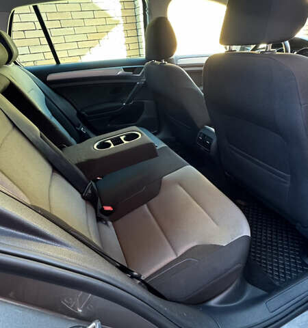 Серый Фольксваген e-Golf, объемом двигателя 0 л и пробегом 133 тыс. км за 8400 $, фото 12 на Automoto.ua