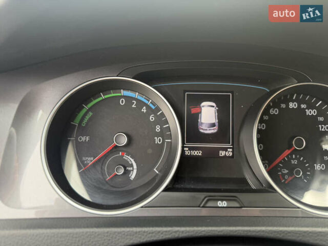 Серый Фольксваген e-Golf, объемом двигателя 0 л и пробегом 99 тыс. км за 9490 $, фото 42 на Automoto.ua