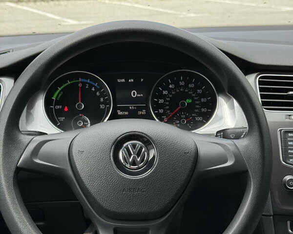 Серый Фольксваген e-Golf, объемом двигателя 0 л и пробегом 106 тыс. км за 7500 $, фото 14 на Automoto.ua