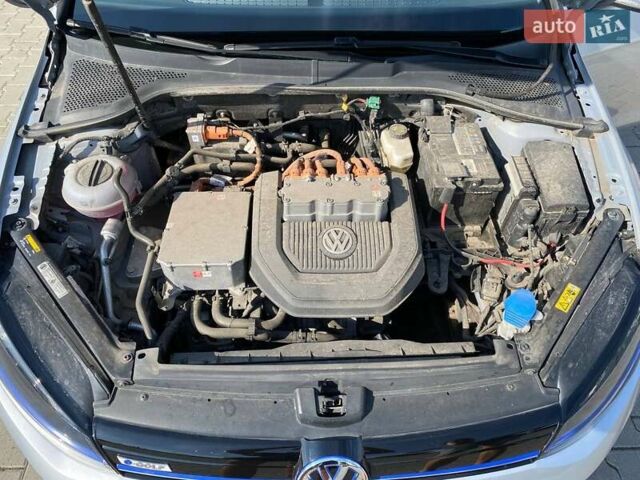 Серый Фольксваген e-Golf, объемом двигателя 0 л и пробегом 81 тыс. км за 13000 $, фото 16 на Automoto.ua