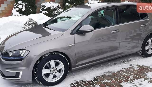 Серый Фольксваген e-Golf, объемом двигателя 0 л и пробегом 152 тыс. км за 8800 $, фото 2 на Automoto.ua