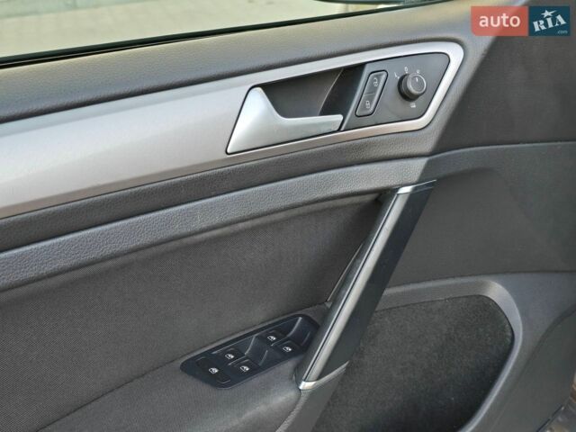 Сірий Фольксваген e-Golf, об'ємом двигуна 0 л та пробігом 81 тис. км за 8700 $, фото 20 на Automoto.ua