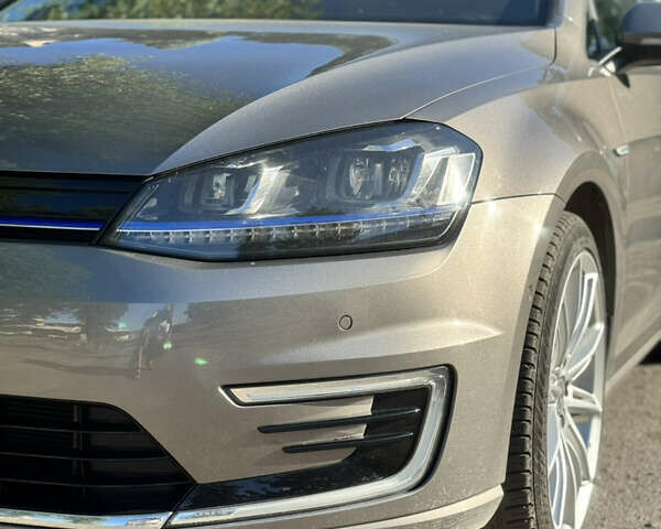 Серый Фольксваген e-Golf, объемом двигателя 0 л и пробегом 114 тыс. км за 10500 $, фото 5 на Automoto.ua