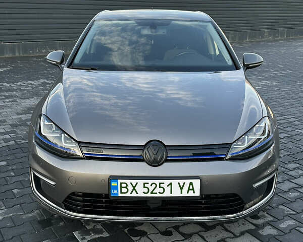 Серый Фольксваген e-Golf, объемом двигателя 0 л и пробегом 170 тыс. км за 9350 $, фото 8 на Automoto.ua