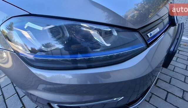 Серый Фольксваген e-Golf, объемом двигателя 0 л и пробегом 158 тыс. км за 8000 $, фото 12 на Automoto.ua