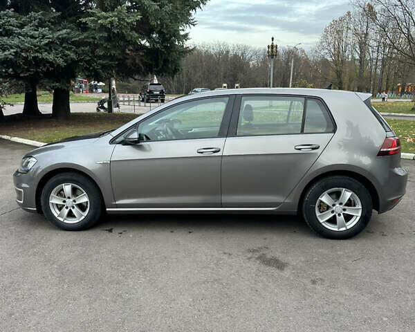 Серый Фольксваген e-Golf, объемом двигателя 0 л и пробегом 103 тыс. км за 8500 $, фото 3 на Automoto.ua