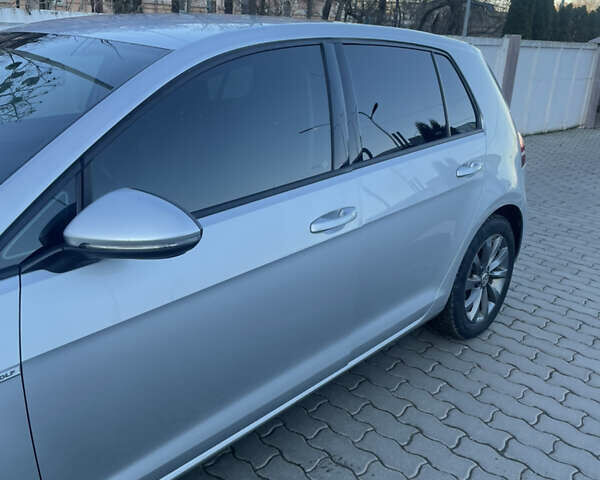 Серый Фольксваген e-Golf, объемом двигателя 0 л и пробегом 92 тыс. км за 9500 $, фото 8 на Automoto.ua