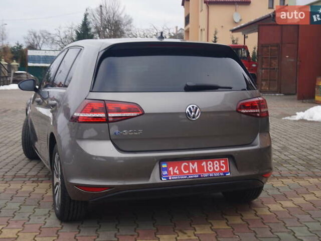 Серый Фольксваген e-Golf, объемом двигателя 0 л и пробегом 96 тыс. км за 8500 $, фото 9 на Automoto.ua