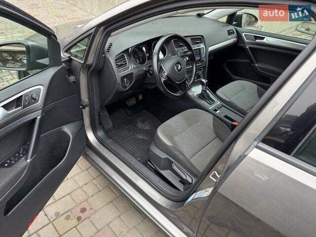 Серый Фольксваген e-Golf, объемом двигателя 0 л и пробегом 90 тыс. км за 8000 $, фото 9 на Automoto.ua