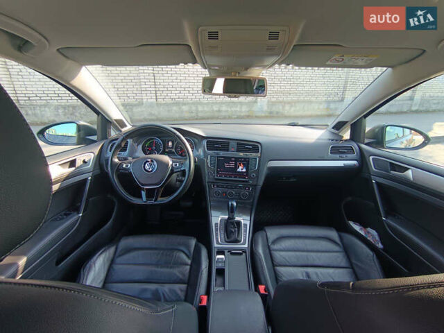 Серый Фольксваген e-Golf, объемом двигателя 0 л и пробегом 80 тыс. км за 8900 $, фото 21 на Automoto.ua