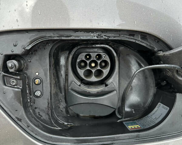 Сірий Фольксваген e-Golf, об'ємом двигуна 0 л та пробігом 141 тис. км за 9799 $, фото 15 на Automoto.ua