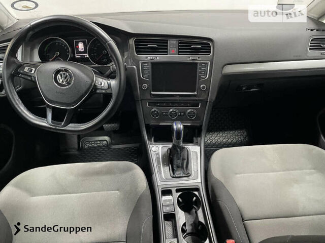 Серый Фольксваген e-Golf, объемом двигателя 0 л и пробегом 105 тыс. км за 9333 $, фото 32 на Automoto.ua