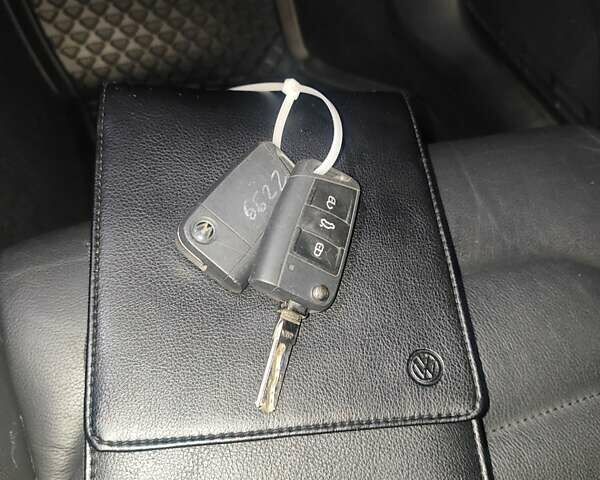 Сірий Фольксваген e-Golf, об'ємом двигуна 0 л та пробігом 137 тис. км за 8500 $, фото 14 на Automoto.ua