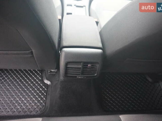 Серый Фольксваген e-Golf, объемом двигателя 0 л и пробегом 96 тыс. км за 8500 $, фото 47 на Automoto.ua