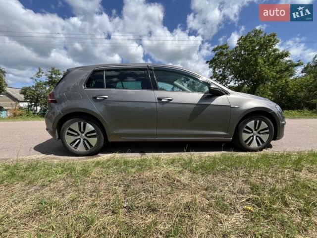 Серый Фольксваген e-Golf, объемом двигателя 0 л и пробегом 128 тыс. км за 9500 $, фото 1 на Automoto.ua