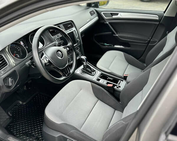 Сірий Фольксваген e-Golf, об'ємом двигуна 0 л та пробігом 141 тис. км за 9799 $, фото 7 на Automoto.ua