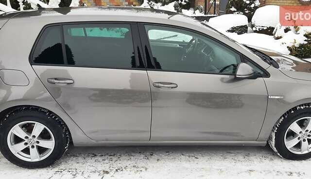 Серый Фольксваген e-Golf, объемом двигателя 0 л и пробегом 152 тыс. км за 8800 $, фото 8 на Automoto.ua