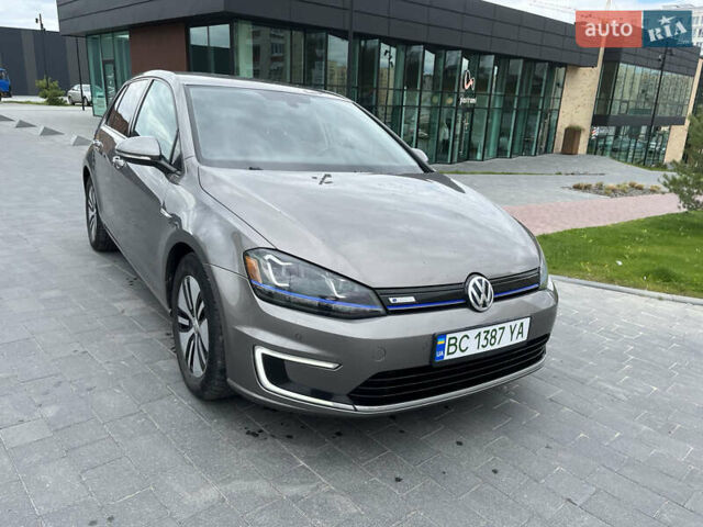 Серый Фольксваген e-Golf, объемом двигателя 0 л и пробегом 123 тыс. км за 9300 $, фото 2 на Automoto.ua