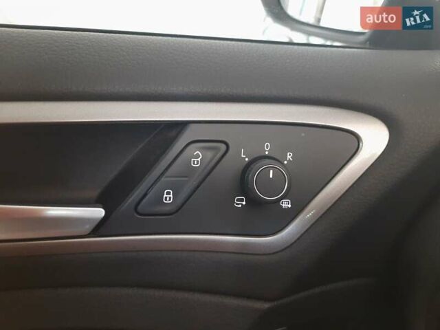 Серый Фольксваген e-Golf, объемом двигателя 0 л и пробегом 95 тыс. км за 10900 $, фото 15 на Automoto.ua