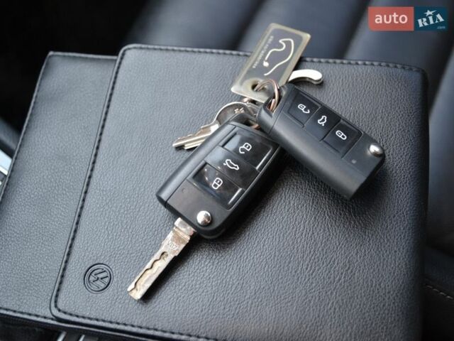 Серый Фольксваген e-Golf, объемом двигателя 0 л и пробегом 87 тыс. км за 9000 $, фото 47 на Automoto.ua