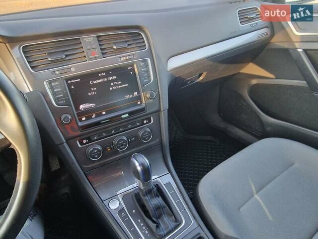 Серый Фольксваген e-Golf, объемом двигателя 0 л и пробегом 145 тыс. км за 8798 $, фото 11 на Automoto.ua