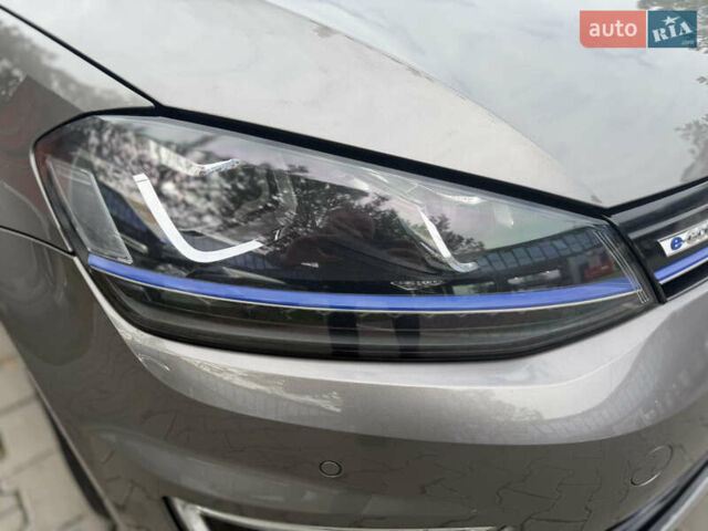 Серый Фольксваген e-Golf, объемом двигателя 0 л и пробегом 99 тыс. км за 9490 $, фото 19 на Automoto.ua