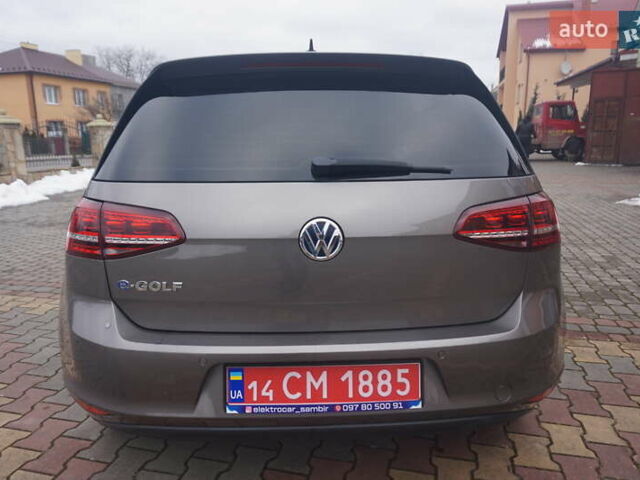 Серый Фольксваген e-Golf, объемом двигателя 0 л и пробегом 96 тыс. км за 8500 $, фото 18 на Automoto.ua