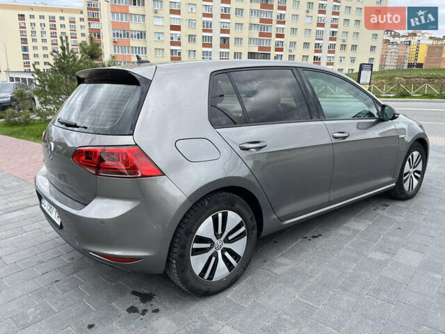 Серый Фольксваген e-Golf, объемом двигателя 0 л и пробегом 123 тыс. км за 9300 $, фото 9 на Automoto.ua