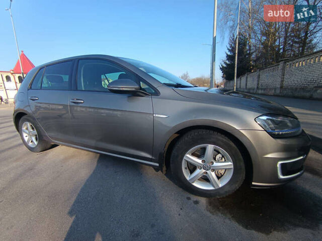 Серый Фольксваген e-Golf, объемом двигателя 0 л и пробегом 80 тыс. км за 8900 $, фото 4 на Automoto.ua