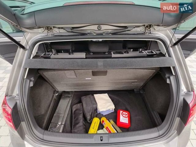 Серый Фольксваген e-Golf, объемом двигателя 0 л и пробегом 135 тыс. км за 8999 $, фото 24 на Automoto.ua