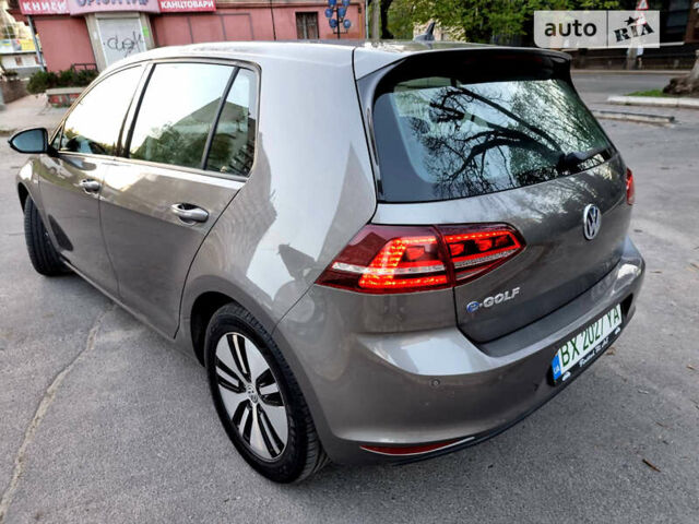 Серый Фольксваген e-Golf, объемом двигателя 0 л и пробегом 130 тыс. км за 11300 $, фото 16 на Automoto.ua