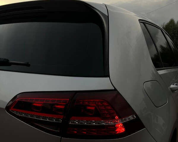 Серый Фольксваген e-Golf, объемом двигателя 0 л и пробегом 130 тыс. км за 8999 $, фото 14 на Automoto.ua