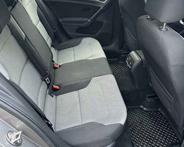 Серый Фольксваген e-Golf, объемом двигателя 0 л и пробегом 103 тыс. км за 8500 $, фото 14 на Automoto.ua