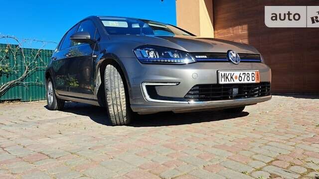 Сірий Фольксваген e-Golf, об'ємом двигуна 0 л та пробігом 95 тис. км за 10199 $, фото 6 на Automoto.ua