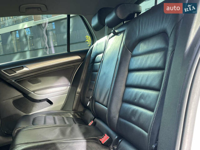 Серый Фольксваген e-Golf, объемом двигателя 0 л и пробегом 98 тыс. км за 8750 $, фото 26 на Automoto.ua