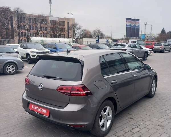 Серый Фольксваген e-Golf, объемом двигателя 0 л и пробегом 97 тыс. км за 10300 $, фото 6 на Automoto.ua