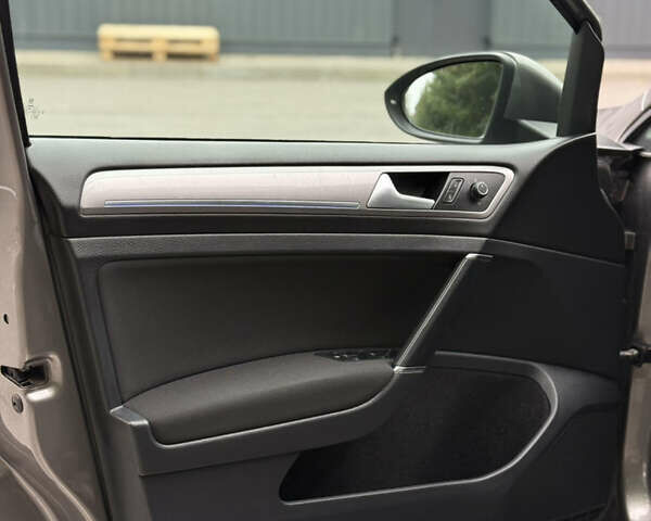 Серый Фольксваген e-Golf, объемом двигателя 0 л и пробегом 116 тыс. км за 8200 $, фото 21 на Automoto.ua