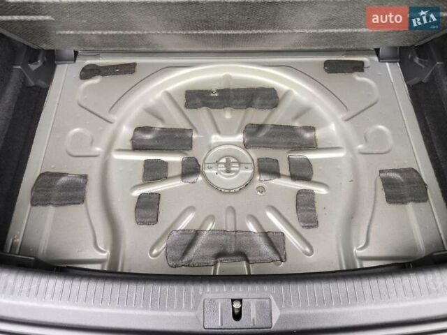 Сірий Фольксваген e-Golf, об'ємом двигуна 0 л та пробігом 104 тис. км за 9300 $, фото 16 на Automoto.ua