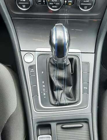 Серый Фольксваген e-Golf, объемом двигателя 0 л и пробегом 152 тыс. км за 8800 $, фото 60 на Automoto.ua