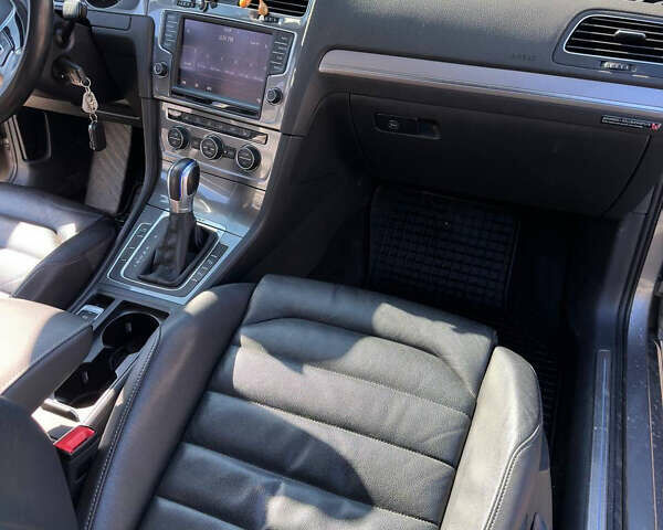 Сірий Фольксваген e-Golf, об'ємом двигуна 0 л та пробігом 150 тис. км за 9200 $, фото 24 на Automoto.ua