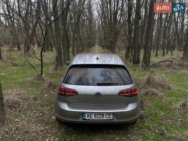 Сірий Фольксваген e-Golf, об'ємом двигуна 0 л та пробігом 121 тис. км за 10200 $, фото 11 на Automoto.ua