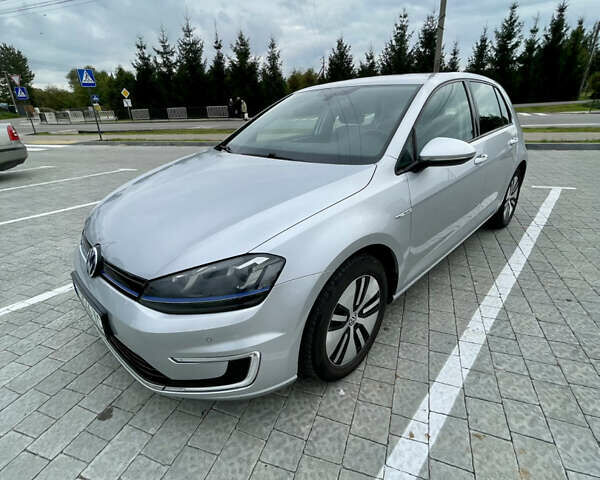 Серый Фольксваген e-Golf, объемом двигателя 0 л и пробегом 137 тыс. км за 8999 $, фото 3 на Automoto.ua