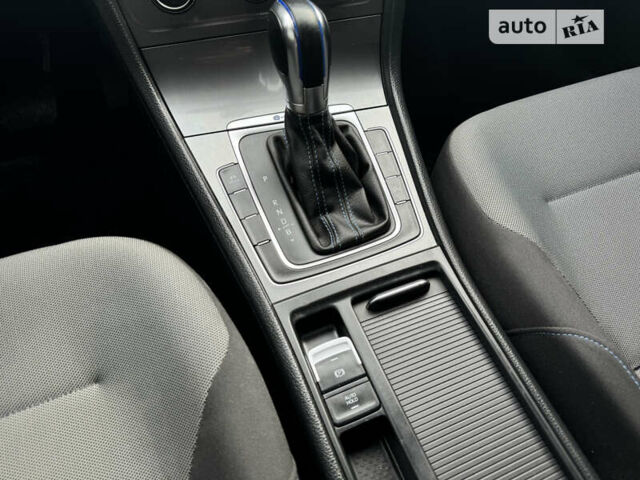 Сірий Фольксваген e-Golf, об'ємом двигуна 0 л та пробігом 121 тис. км за 9000 $, фото 32 на Automoto.ua