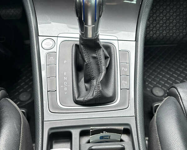 Сірий Фольксваген e-Golf, об'ємом двигуна 0 л та пробігом 190 тис. км за 10700 $, фото 12 на Automoto.ua