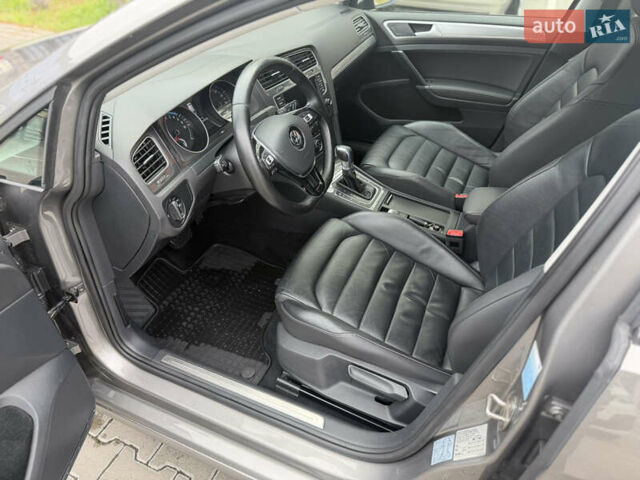 Серый Фольксваген e-Golf, объемом двигателя 0 л и пробегом 99 тыс. км за 9490 $, фото 37 на Automoto.ua