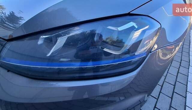 Серый Фольксваген e-Golf, объемом двигателя 0 л и пробегом 158 тыс. км за 8000 $, фото 13 на Automoto.ua