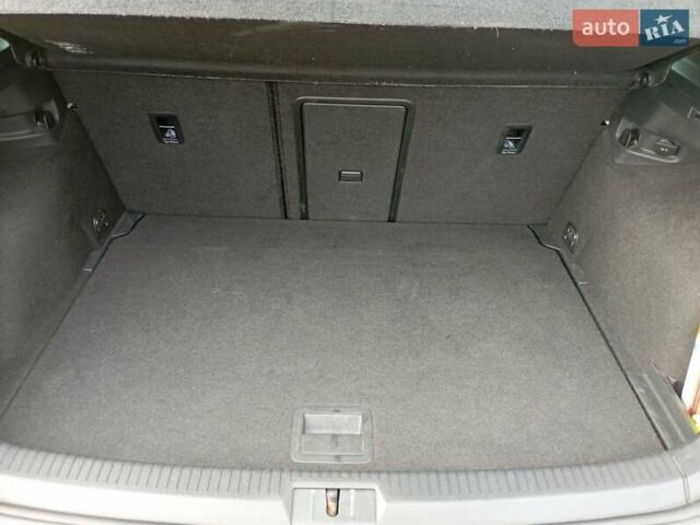 Серый Фольксваген e-Golf, объемом двигателя 0 л и пробегом 162 тыс. км за 8499 $, фото 43 на Automoto.ua