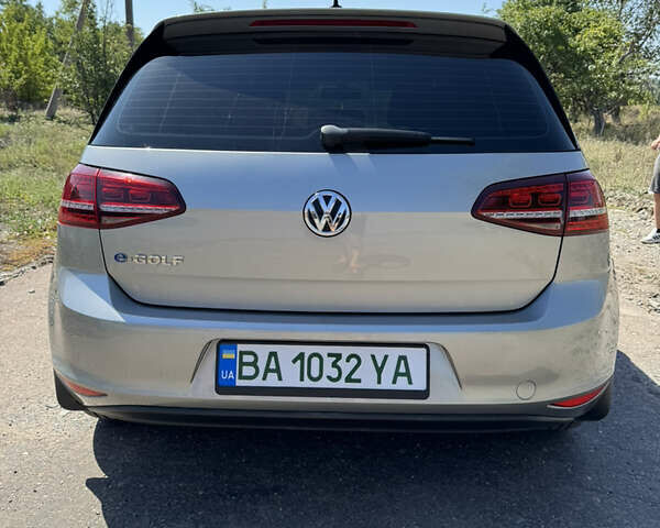 Серый Фольксваген e-Golf, объемом двигателя 0 л и пробегом 76 тыс. км за 9500 $, фото 6 на Automoto.ua