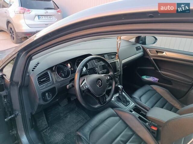 Серый Фольксваген e-Golf, объемом двигателя 0 л и пробегом 136 тыс. км за 10000 $, фото 10 на Automoto.ua